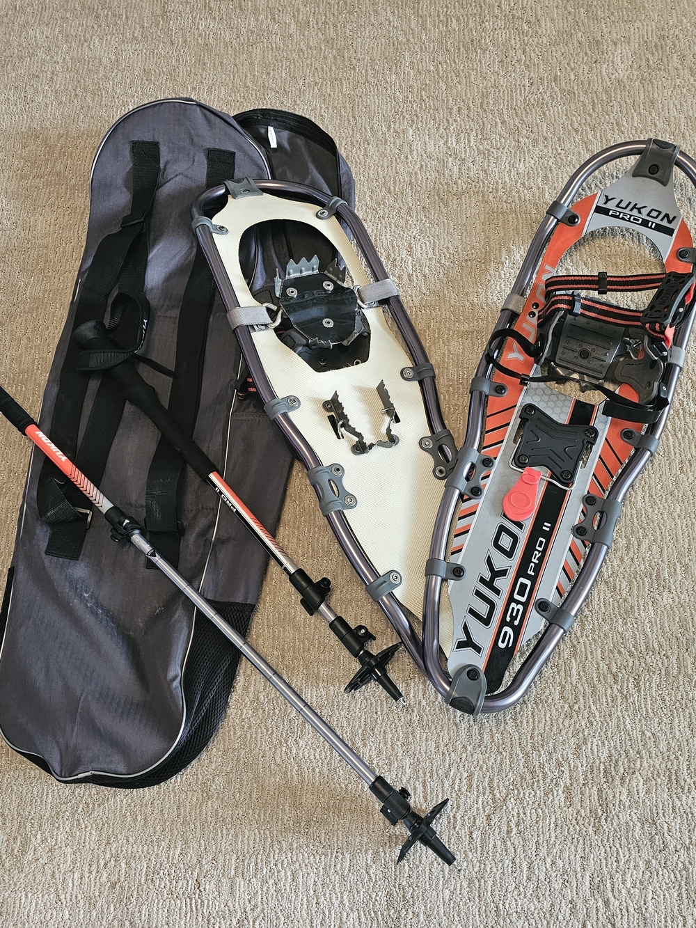 Yukon 930 Pro II Men's Orange & White Snowshoes with Poles